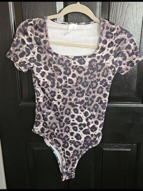 Brand New Never Worn Leopard Print Scoop Neck Bodysuit - Pink/Black